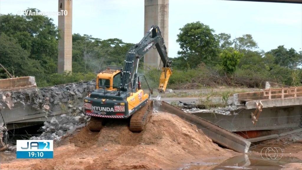Destroços começam a ser retirados após implosão da ponte entre Tocantins e Maranhão