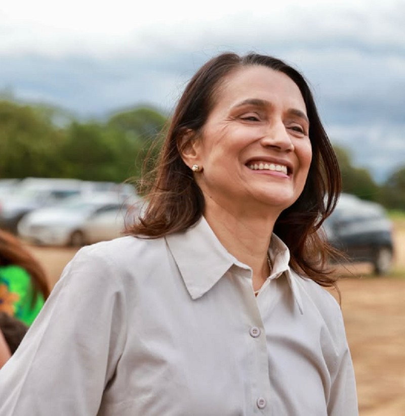 Primeira-dama de Palmas passa por angiografia cerebral e é diagnosticada com aneurisma, diz prefeitura