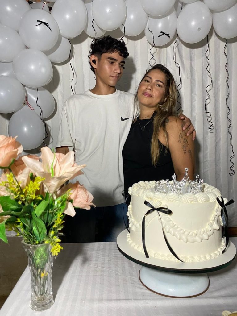 ‘Sempre gostou de trabalhar’, diz mãe de adolescente que morreu baleado em lava-jato