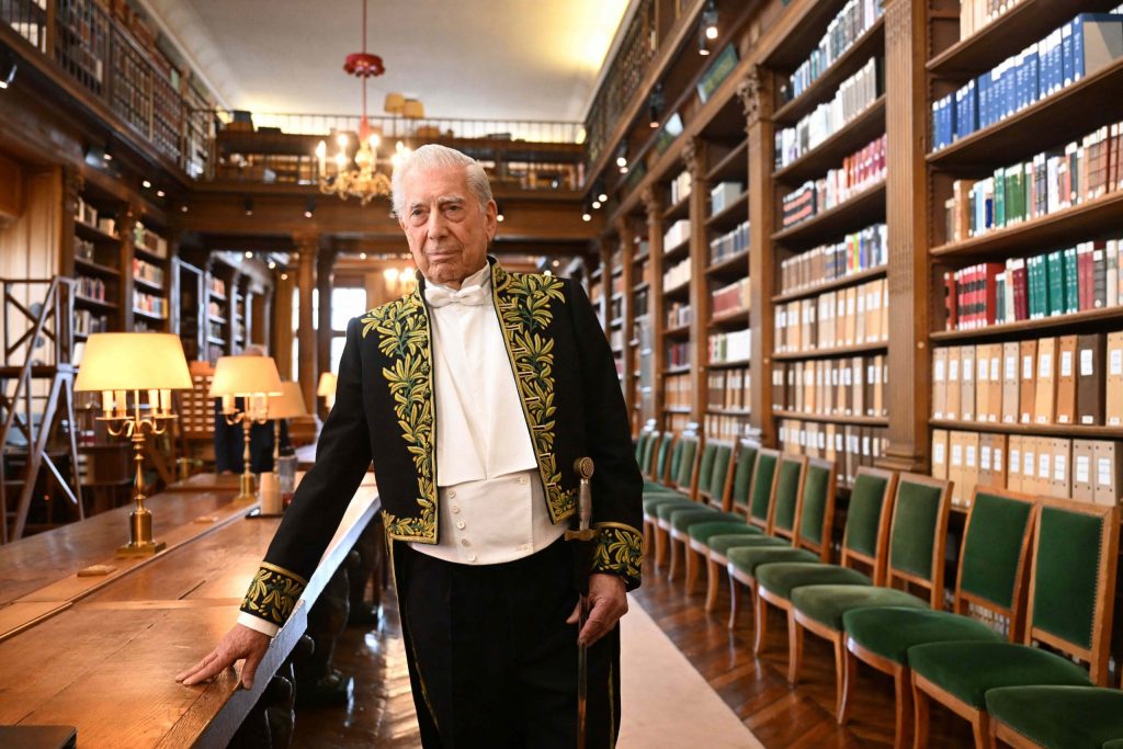 Mario Vargas Llosa, escritor e Nobel da Literatura, morre aos 89 anos