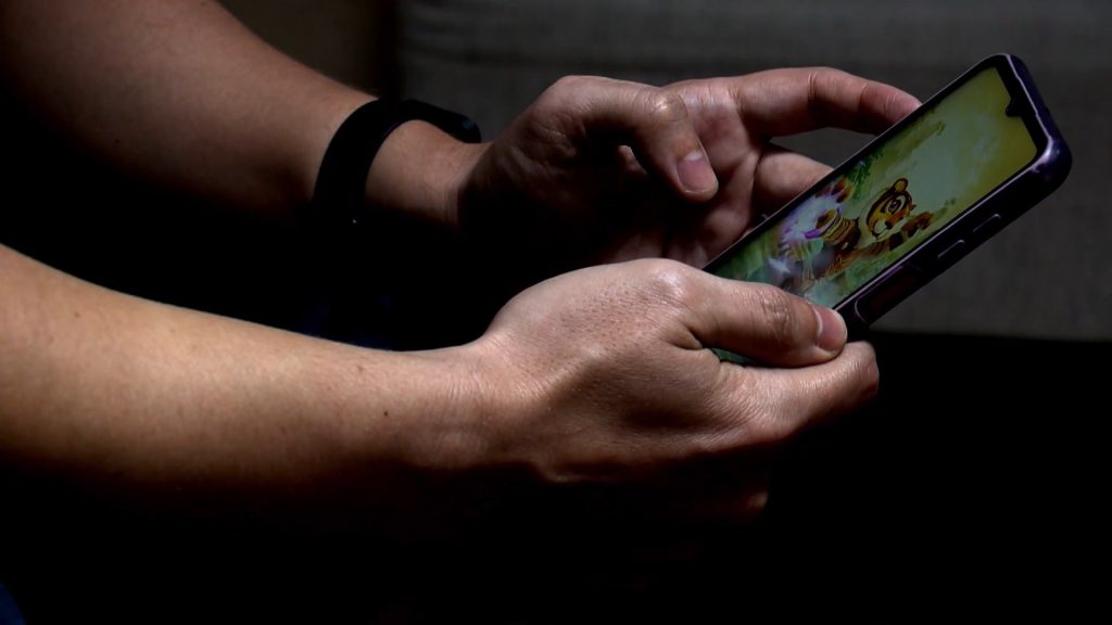 Ex-funcionária confessa ter desviado quase R$ 280 mil de empresa para apostar em jogos online, diz polícia