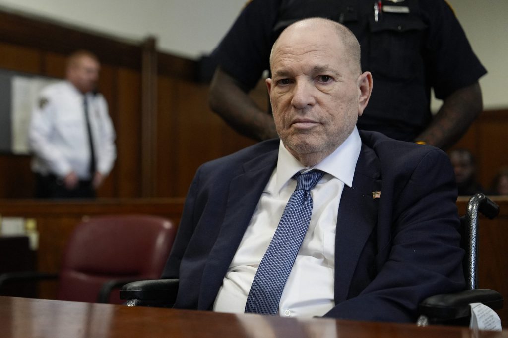 Novo julgamento de Harvey Weinstein por estupro começa em abril