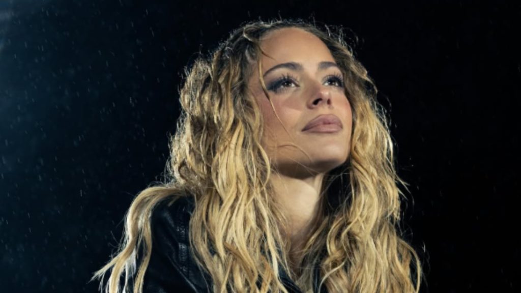 Quem é Tini Stoessel, cantora argentina que rompeu parceria profissional com o pai