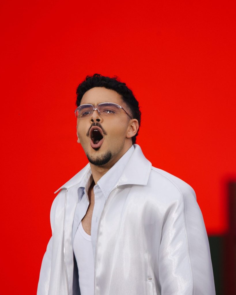 Pedro Sampaio sobre ocupar lugar na cena LGBT+: ‘Vocês que estão me colocando. Eu só faço música’